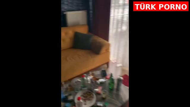 İnek Memeli Türk Kadın Koca Yarrağı Ağzında ve Amcığında Kullanıyor
